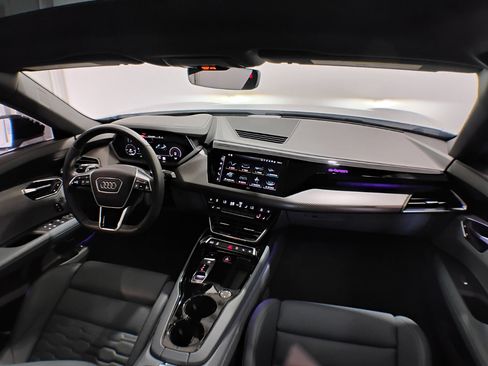 Used 2022 Audi e-tron GT Prestige w/ Prestige Package image 41