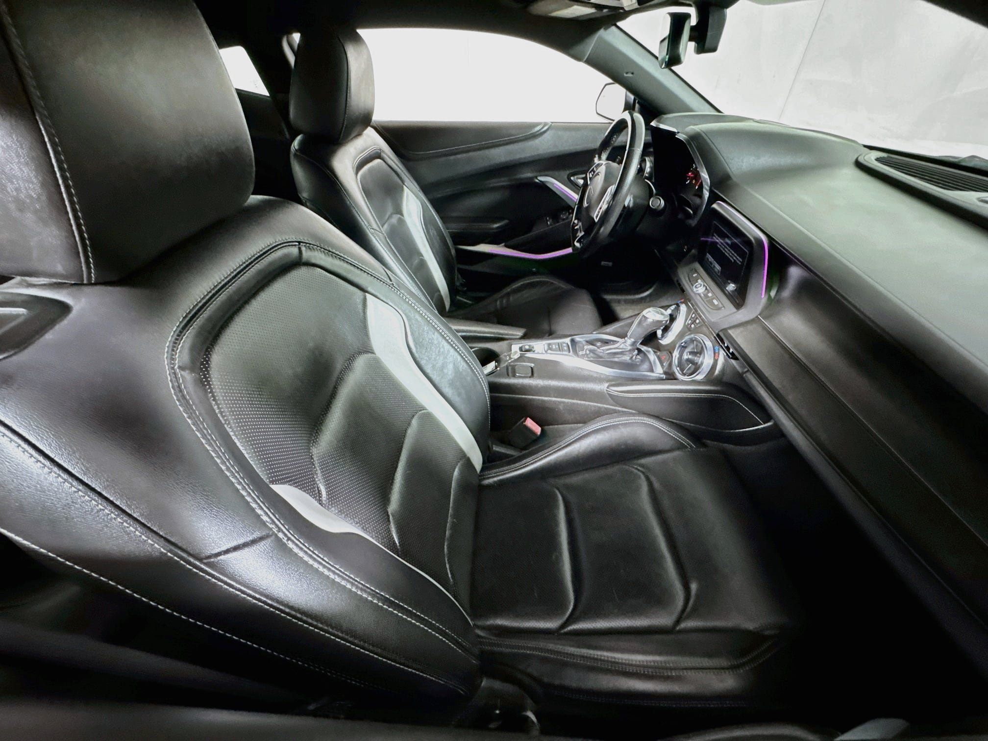 Used 2018 Chevrolet Camaro LT RWD image 26