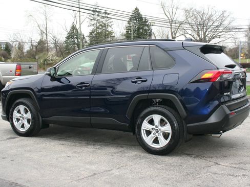 Used 2019 Toyota RAV4 XLE w/ Convenience Package image 8