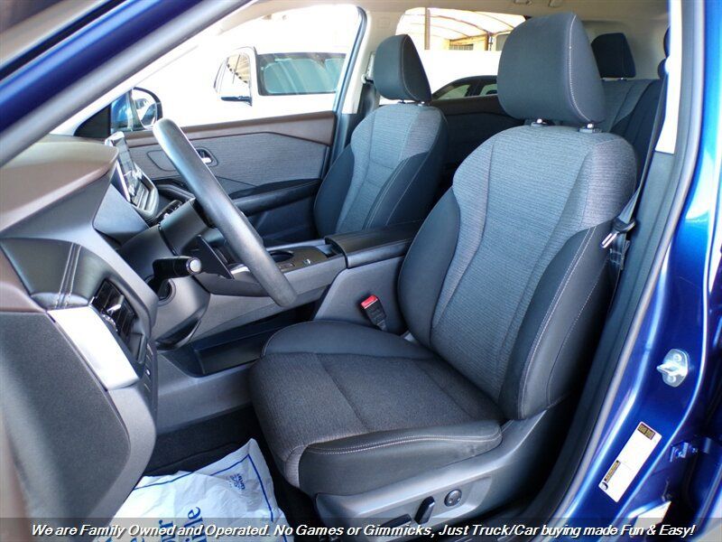 Used 2021 Nissan Rogue SV FWD image 17