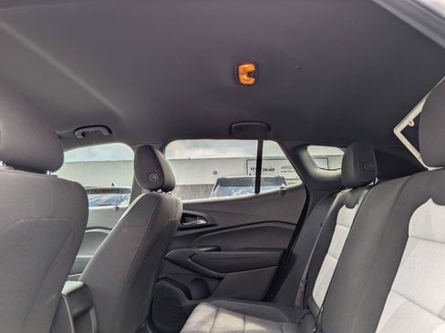 Used 2024 Chevrolet Trax RS FWD image 11