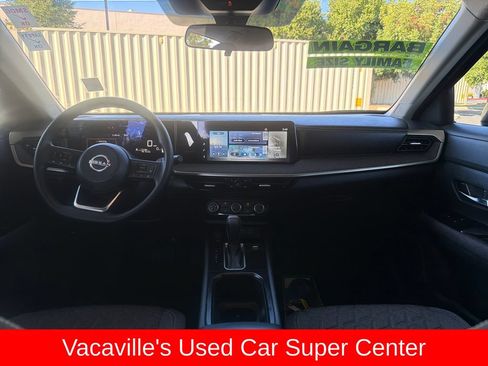 Used 2025 Nissan Kicks SV FWD image 12