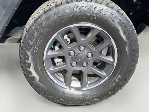 Used 2020 Jeep Gladiator Sport w/ Quick Order Package 24S AWD/4WD image 8