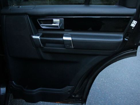 Used 2014 Land Rover LR4 HSE image 38