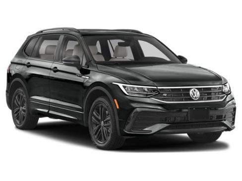 Certified 2023 Volkswagen Tiguan SE R-Line image 6