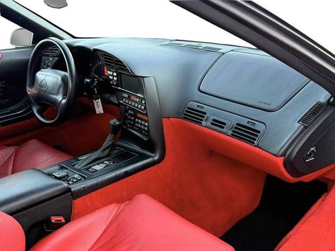 Used 1995 Chevrolet Corvette Convertible image 10