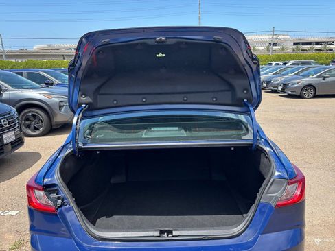 Used 2025 Toyota Camry LE FWD image 30