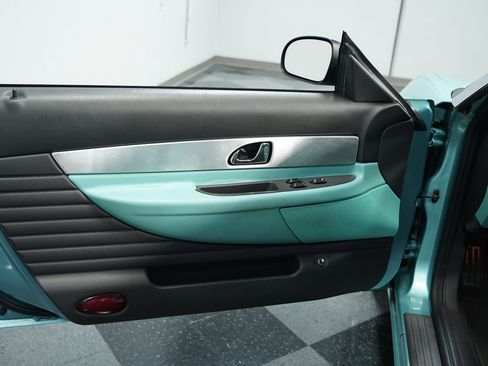 Used 2002 Ford Thunderbird image 32