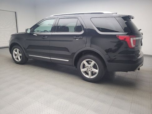 Used 2016 Ford Explorer XLT AWD/4WD image 3