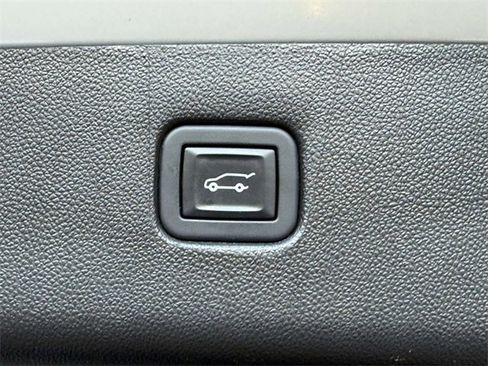 Used 2021 Chevrolet Blazer RS w/ Enhanced Convenience Package image 18