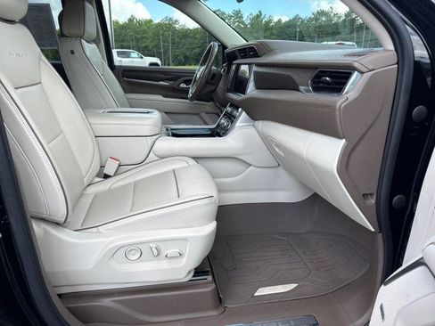 Used 2022 GMC Yukon Denali RWD image 9