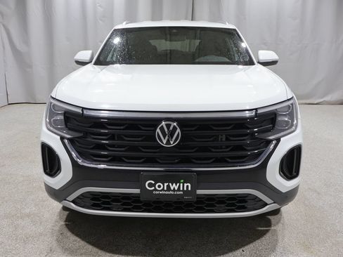Used 2025 Volkswagen Atlas Cross Sport SE AWD/4WD image 7