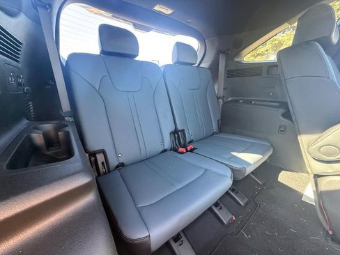 Used 2025 Kia Sorento SX Prestige image 12