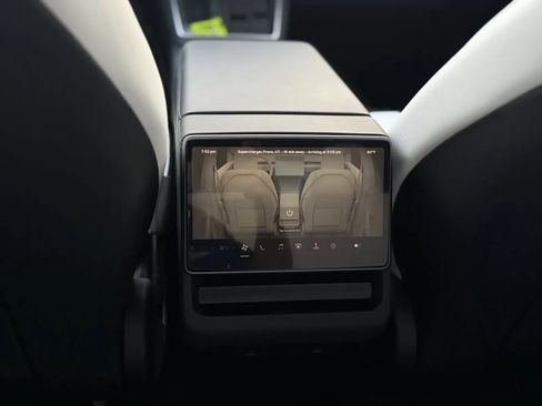 Used 2026 Tesla Model Y Long Range AWD/4WD image 37