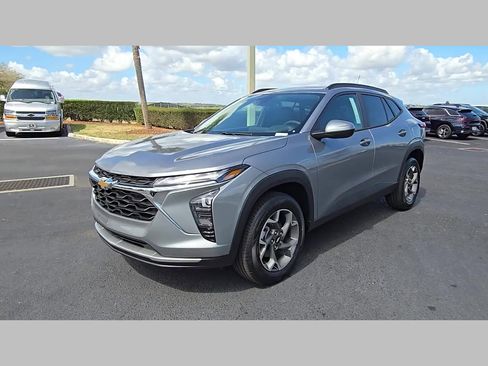 New 2026 Chevrolet Trax LT w/ Driver Confidence Package image 14