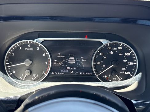 Used 2023 Nissan Pathfinder SL w/ SL Premium Package FWD image 16
