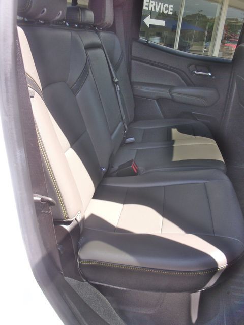 Used 2024 Chevrolet Colorado ZR2 w/ ZR2 Convenience Package III AWD/4WD image 32