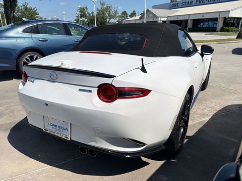 Used 2023 MAZDA MX-5 Miata Club w/ Brembo/BBS Recaro Package RWD image 9