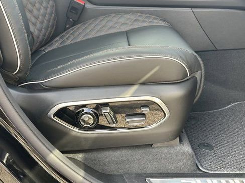 New 2025 Jeep Grand Cherokee Summit image 17