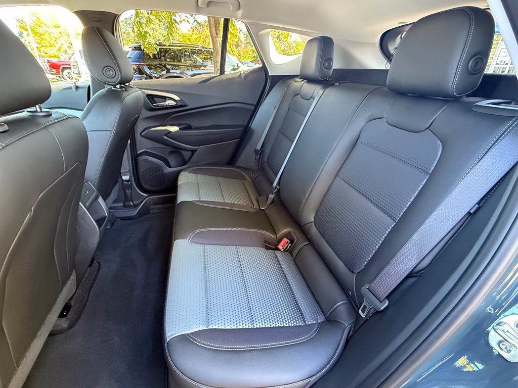 Used 2026 Chevrolet Trax LT w/ LT Convenience Package FWD image 23