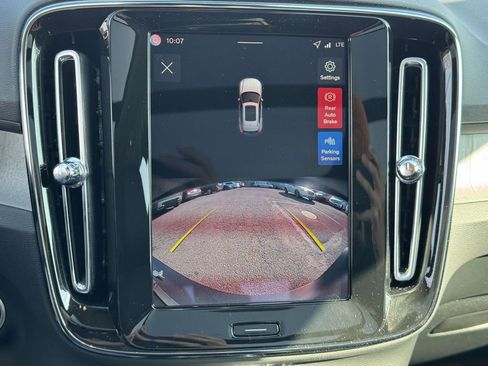 Used 2026 Volvo XC40 B5 Core w/ Climate Package image 26