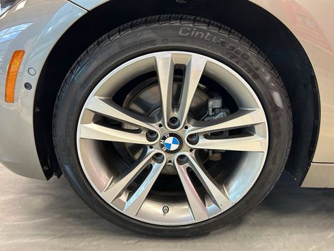 Used 2018 BMW 330i xDrive Sedan AWD/4WD image 25