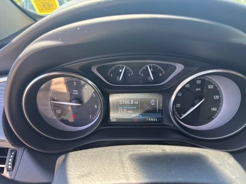 Used 2020 Buick Envision Essence w/ Experience Buick Package AWD/4WD image 18