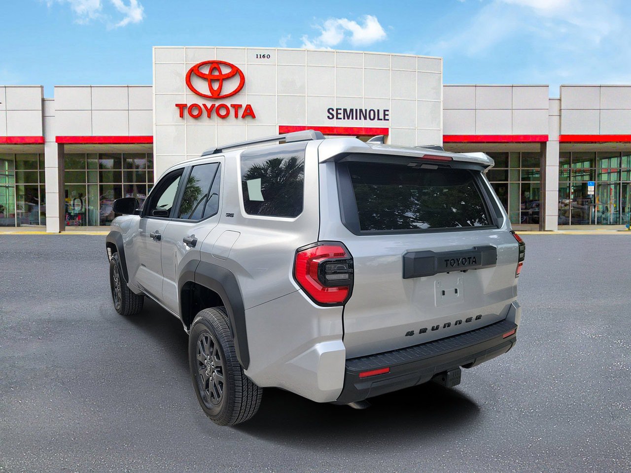 Used 2026 Toyota 4Runner SR5 AWD/4WD image 4