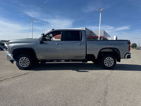 Used 2025 Chevrolet Silverado 2500 LT w/ Convenience Package AWD/4WD image 3
