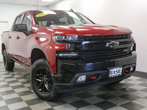 Used 2021 Chevrolet Silverado 1500 LT Trail Boss w/ Convenience Package II AWD/4WD image 2