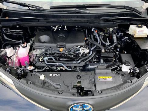 Certified 2024 Toyota Sienna LE FWD image 31