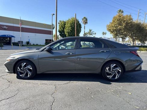 Certified 2025 Hyundai Elantra Sport w/ Cargo Package image 5