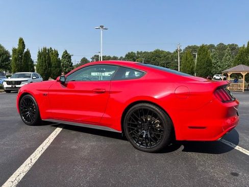 Used 2017 Ford Mustang Coupe RWD image 9