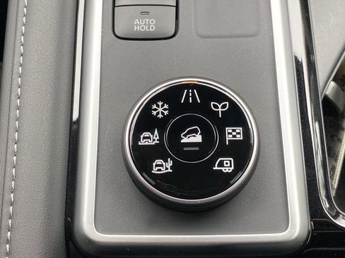 New 2026 Nissan Pathfinder SL AWD/4WD image 12