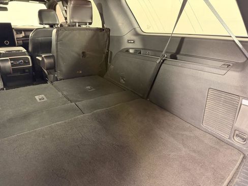 Used 2022 Ford Expedition Max Limited image 6
