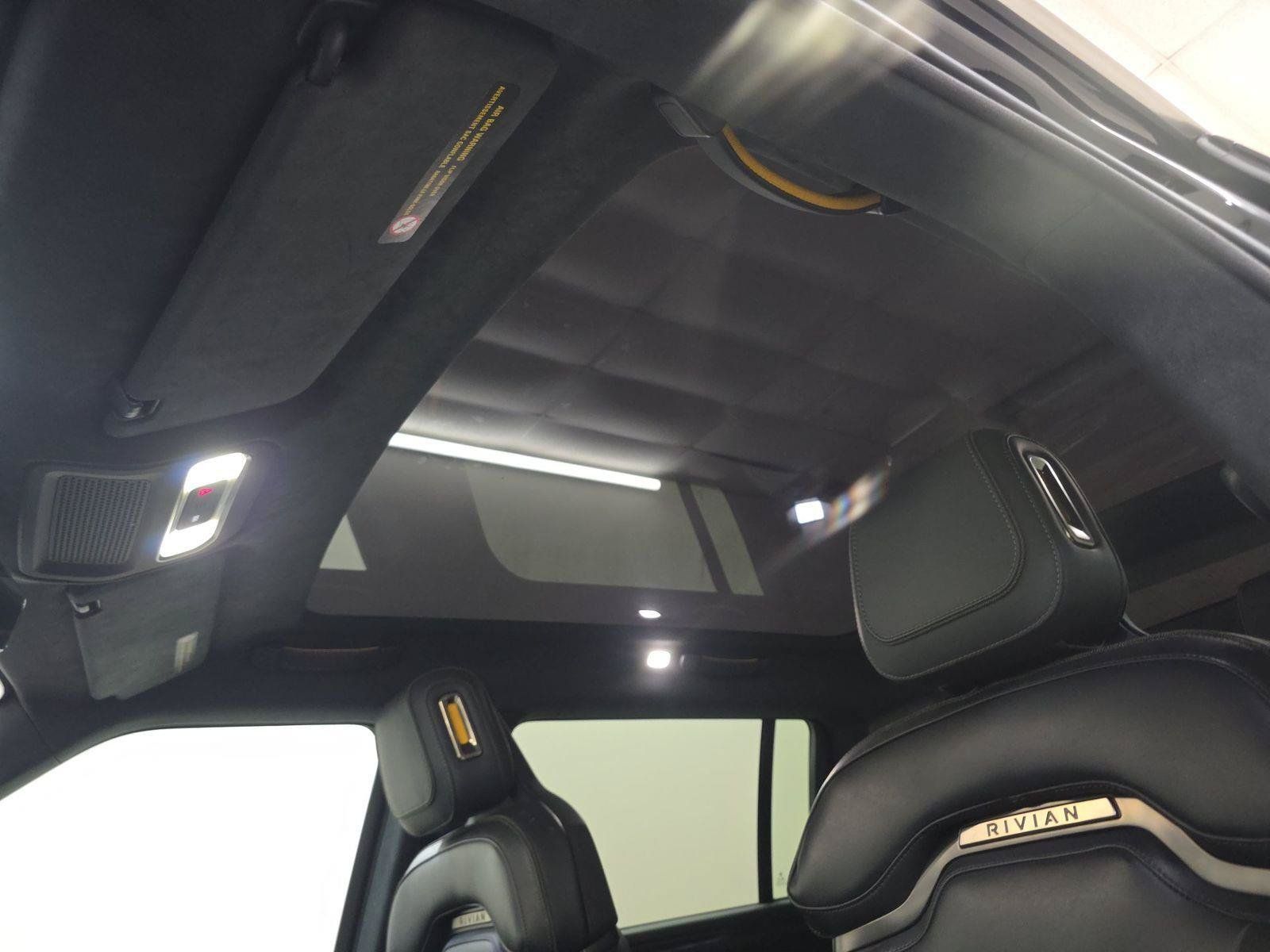 Used 2025 Rivian R1S Adventure Dual AWD/4WD image 9