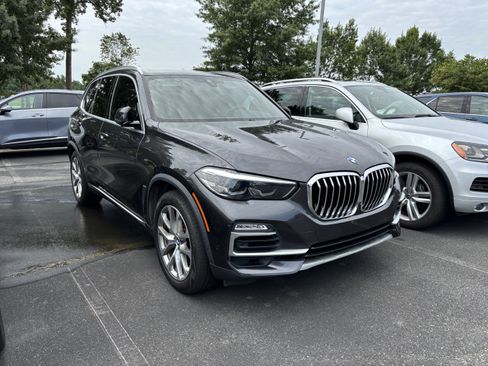 Used 2021 BMW X5 xDrive45e w/ Premium Package 3 AWD/4WD image 2