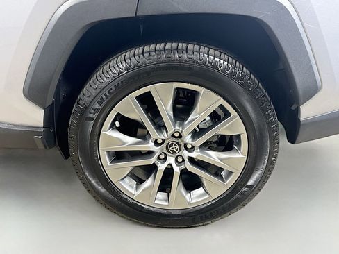 Used 2022 Toyota RAV4 XLE Premium image 30
