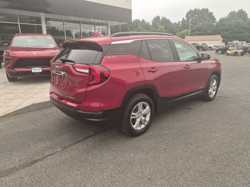 Used 2023 GMC Terrain SLE w/ Driver Convenience Package AWD/4WD image 7