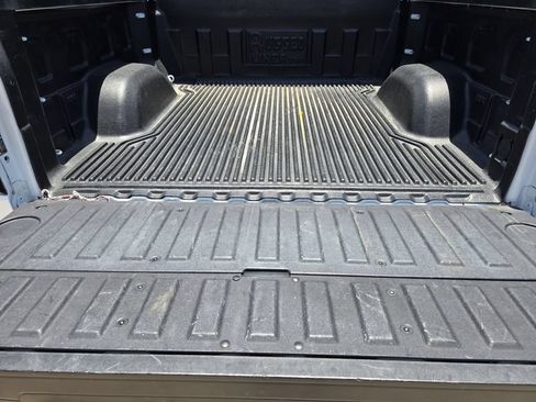 Used 2025 GMC Sierra 1500 SLT AWD/4WD image 30