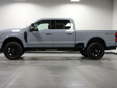 New 2026 Ford F250 Lariat w/ Black Appearance Package AWD/4WD image 7