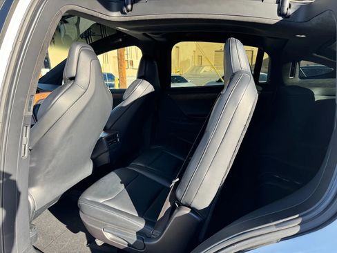 Used 2019 Tesla Model X Long Range image 15