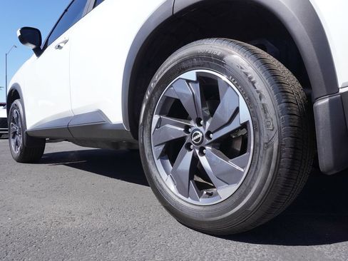 Used 2026 Nissan Rogue SV FWD image 6