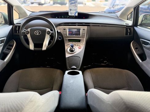 Used 2015 Toyota Prius Two image 38