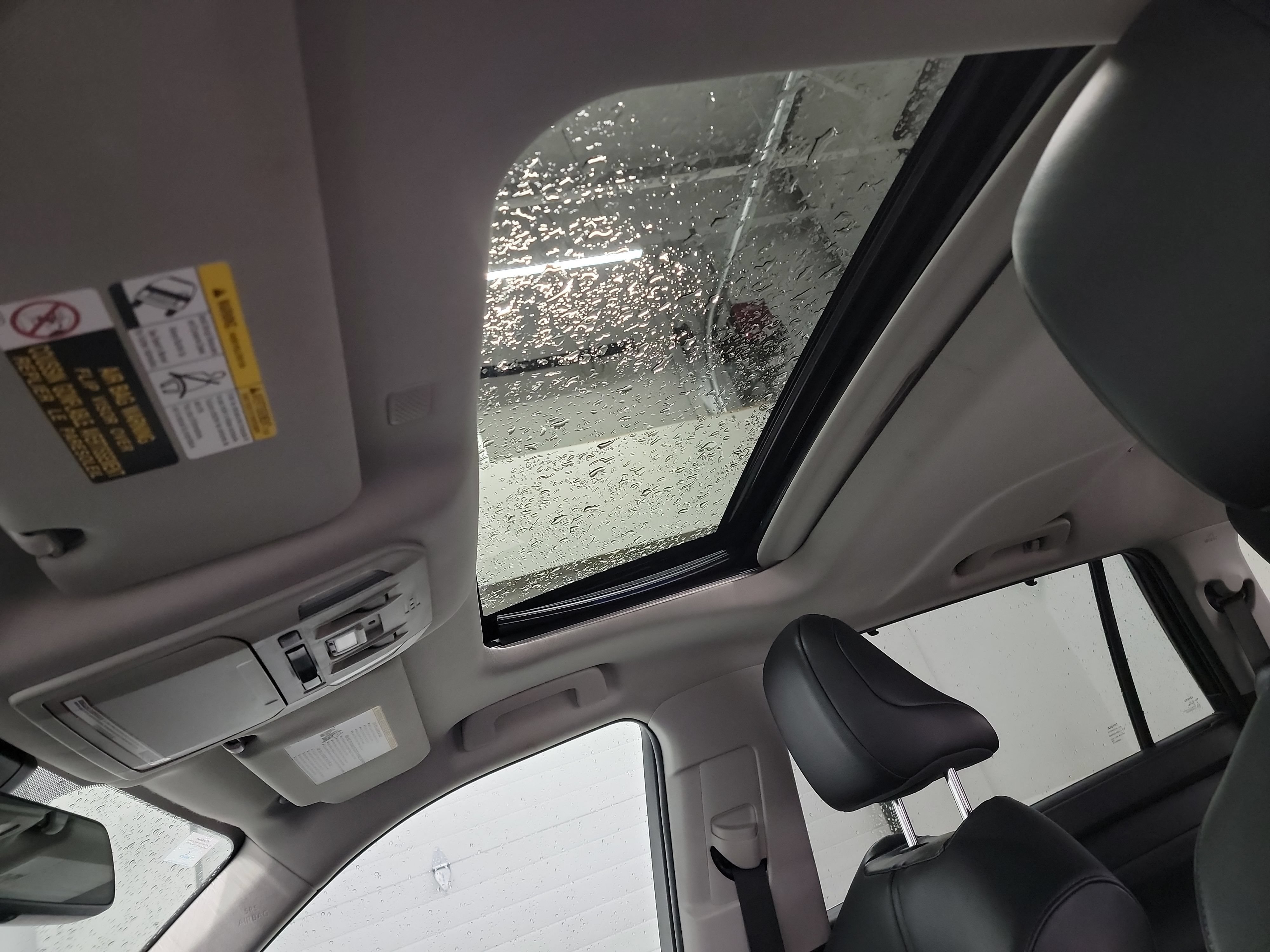 Used 2021 Toyota Highlander XLE AWD/4WD image 24