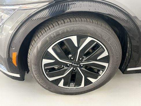 Used 2024 Kia EV6 Wind w/ Wind Technology Package AWD/4WD image 11