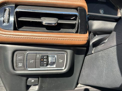 Certified 2022 Lincoln Nautilus Reserve image 18