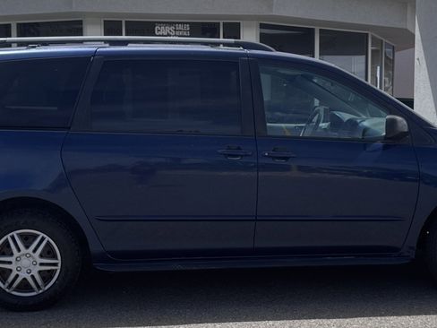 Used 2004 Toyota Sienna CE FWD image 9