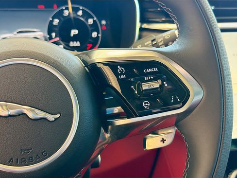 New 2026 Jaguar F-PACE SVR 575 Edition image 40