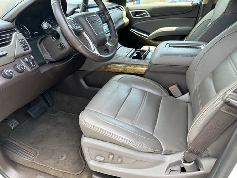Used 2017 GMC Yukon Denali w/ Open Road Package AWD/4WD image 17